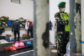 Petugas gabungan mendadak geledah kamar warga binaan Rutan Situbondo