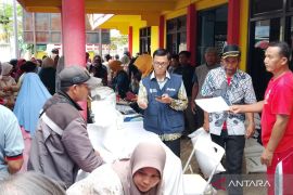 Bulog menargetkan penyaluran bantuan beras di Garut tuntas September