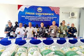 Indonesian Navy foils smuggling of 3 tons of cyanide from Philippines