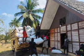 Masyarakat adat Malind kirim 14,5 ton kopra Merauke ke Surabaya