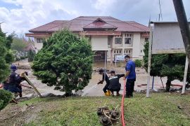 Solidaritas antar daerah, 25 Personil Damkar dan BPBD Bukittinggi bantu korban Galodo Solok