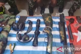Satgas Kopasgat amankan paket berisi senjata di Wamena