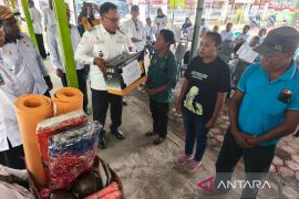 Nabire gelontorkan dana otsus Rp3,6 miliar untuk kembangkan IKM OAP