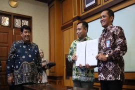 Pemkab Kulon Progo menerapkan pembayaran non-tunai optimalkan retribusi