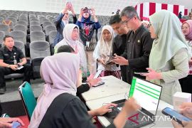 Pemkab Bogor jemput bola aktivasi KTP digital untuk ASN