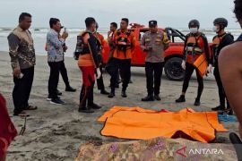 Polisi Mukomuko selidiki penyebab kematian siswa yang ditemukan di pantai