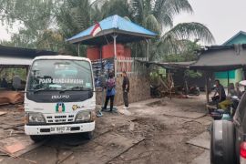 Polresta Banjarmasin dan PDAM salurkan air bersih bagi warga Bansel