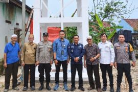 PNM Palembang salurkan bantuan sumur bor dan menara air di Tungkal Jaya Muba
