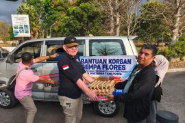 PWI NTT menyalurkan bantuan bagi puluhan wartawan terdampak gempa
