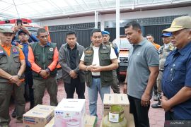 Pemkot Bukittinggi antarkan bantuan peduli bencana banjir Solok