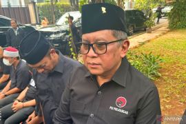 Guruh akan dimakamkan di sebelah pusara Fatmawati