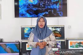 Cuaca Minggu, Waspadai hujan disertai angin kencang di Sumatera Utara