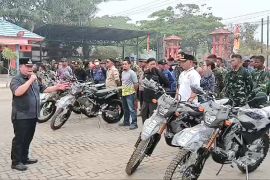 Beri semangat petugas, Bupati Kotim optimistis karhutla bisa segera diatasi
