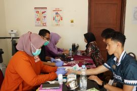 Dies Natalis ke-42 Radiologi Unair diisi bahas AI hingga donor darah