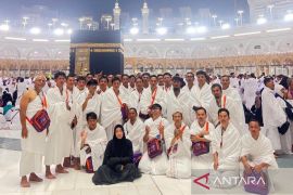 45 karyawan JNE jalani ibadah umrah