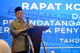Ministry strengthens training for teacher with 164 institutions