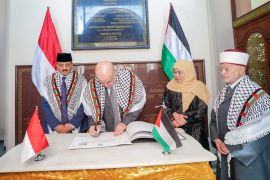 Khofifah dan tokoh Palestina bahas penguatan kerja sama