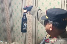 Satpol PP gabungan sita 51 botol miras tanpa izin di Samarinda