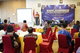Kemenkum NTT meningkatkan pengawasan notaris untuk jaga kepastian hukum