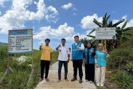 PLN wujudkan infrastruktur pendukung ekonomi melalui program TJSL jalan usaha tani di Desa Cempaka Putih