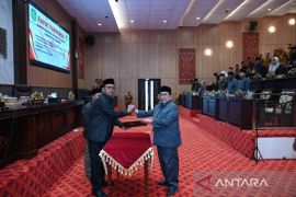 Pemkab-DPRD Sumenep lindungi petani melalui perda