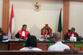 Bawa 1,36 kg mefedron, WNA Ukraina jalani sidang di PN Denpasar