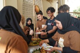 Umsura dan Singapore Polytechnic kembangkan inovasi UMKM Surabaya