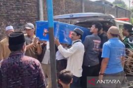Jenazah dua warga Kudus korban KM Virgo tiba di rumah