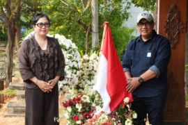 Bupati Sanjaya dan istri ziarah makam Guruh Soekarnoputra sampaikan duka mendalam