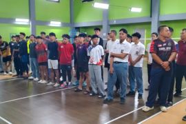 UMS gelar turnamen bulutangkis eksternal, diikuti 30 pasangan dari 21 sekolah se-Solo Raya