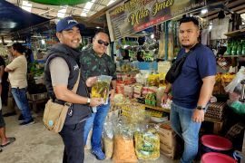 Bulog Natuna salurkan minyak goreng di RPK luar SP2KT