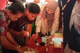 TEP Unhas latih emak-emak di Fakfak manfaatkan limbah pala
