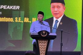 Menkop: Simpanan masyarakat di koperasi akan dijamin LPS