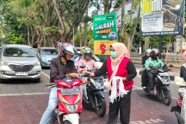 Kalbe-IPSM salurkan 75.000 masker bagi masyarakat terdampak kabut asap