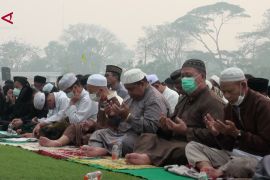 Pemkot dan warga Palangka Raya bersatu sholat istisqa memohon hujan