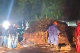 Longsor putus jalan penghubung Padang Panjang-Batusangkar