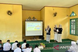 Smart Teen, Smart Supplement, Tim PkM Unbrah edukasi remaja gunakan vitamin dan suplemen secara rasional