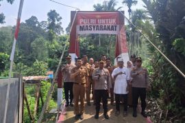 Polres Tapsel revitalisasi jembatan penghubung akses perkebunan warga