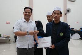 Puluhan mahasiswa STIQ Amuntai terima beasiswa Tahfidz dari Adaro