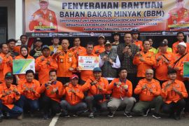 Pemkab Tabalong berikan bantuan 8 ribu liter BBM untuk UPBS
