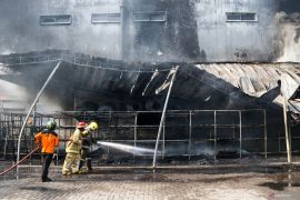 Supermarket Trans Home ludes terbakar