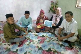 PT Timah bantu biaya pengobatan puluhan warga