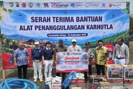 1.300 Warga Kintap terima layanan kesehatan dan dukungan penanganan karhutla