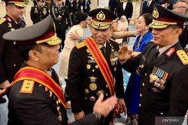 Prabowo anugerahi Listyo Sigit dan Dedi Prasetyo bintang kehormatan RI