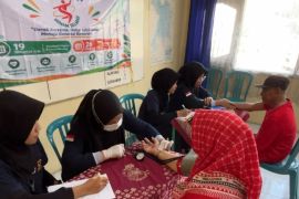 PPG UMS gandeng Prodi Keperawatan gelar Senam Selaras dan cek kesehatan lansia di Pabelan