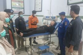 Tim SAR evakuasi nakhoda kapal yang alami depresi di perairan Banggai Laut