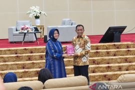 Anwar Hafid sebut pemisahan pemilu kuatkan isu lokal kedaerahan