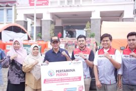 Pertamina Peduli Salurkan Bantuan untuk Meringankan Beban Korban Bencana Galodo di Arosuka
