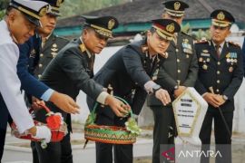 Danrem 091/ASN pimpin ziarah nasional HUT ke-81 TNI di Samarinda