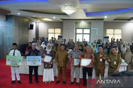 Pemkab HST beri penghargaan kepada 75 PNS purna tugas